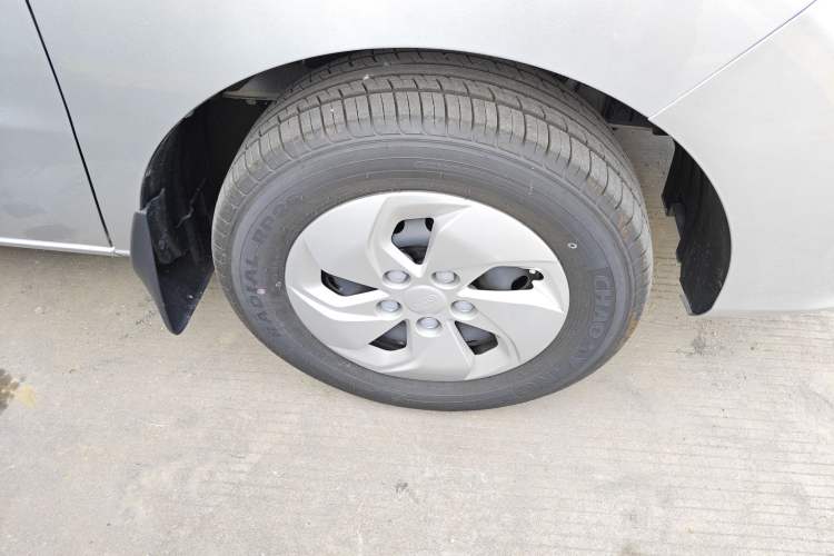 Used JAC Refine M3 PHEV 2025 PLUS 2.0L Smart Connectivity Version Right Front Wheel Hub