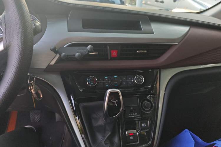 Used JAC Refine M3 PHEV 2025 PLUS 2.0L Elite Edition Audio And AC Panel