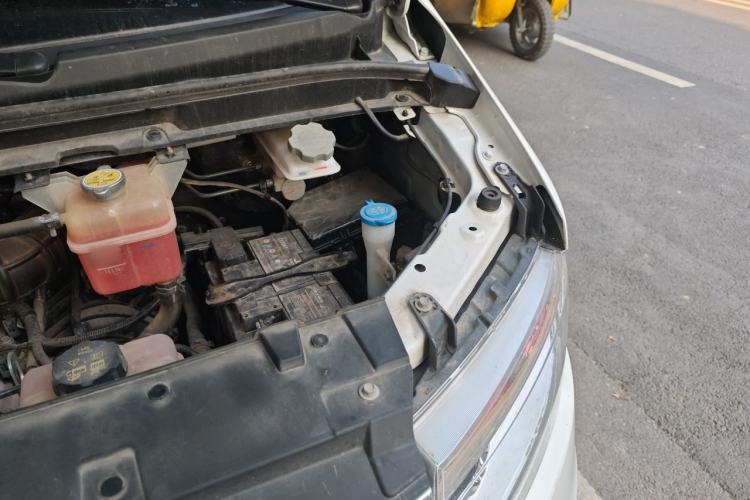 Used JAC Refine M3 PHEV 2025 PLUS 2.0L Elite Edition Engine Bay Left