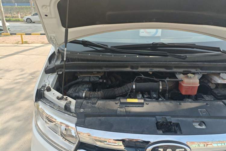 Used JAC Refine M3 PHEV 2025 PLUS 2.0L Elite Edition Engine Bay Right