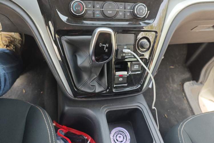 Used JAC Refine M3 PHEV 2025 PLUS 2.0L Elite Edition Gear Lever