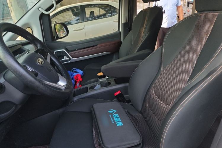 Used JAC Refine M3 PHEV 2025 PLUS 2.0L Elite Edition Left Front Seat