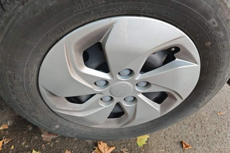 Used JAC Refine M3 PHEV 2025 PLUS 2.0L Elite Edition Right Front Wheel Hub