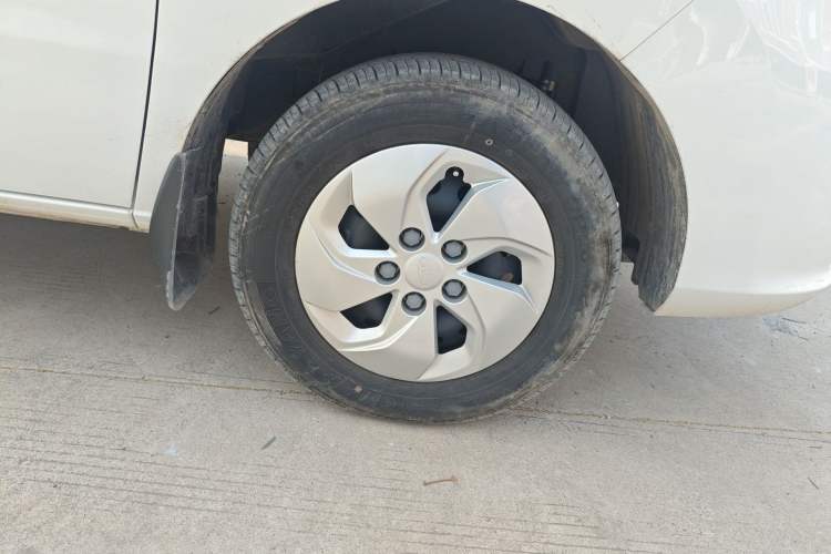 Used JAC Refine M3 PHEV 2025 PLUS 2.0L Elite Edition Right Front Wheel Hub