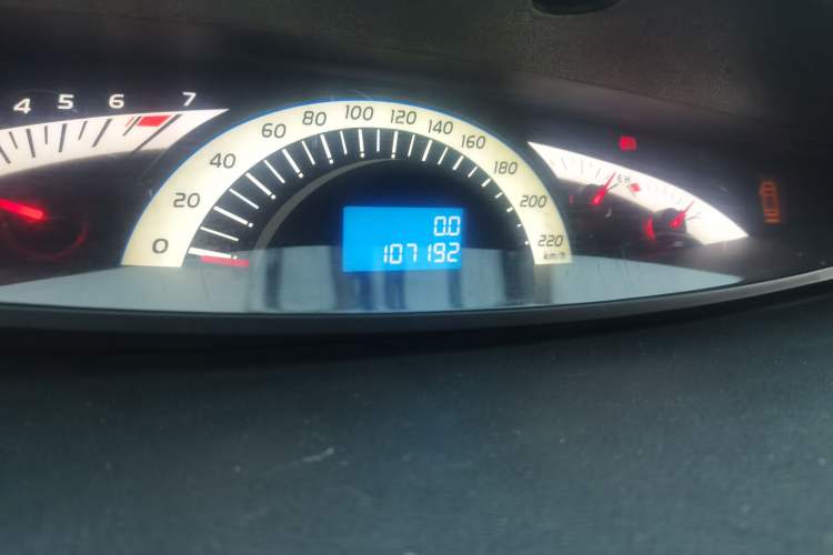 Used JAC Refine M4  Odometer Close Up