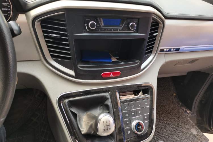 Used JAC Refine M4 2016 2.0L Manual Comfort Edition Audio And AC Panel