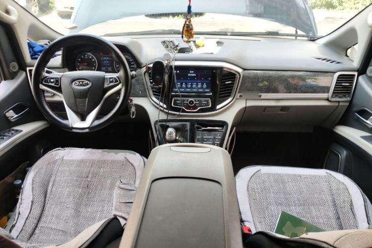 Used JAC Refine M4 2016 2.0L Manual Luxury Smart Version Center Console