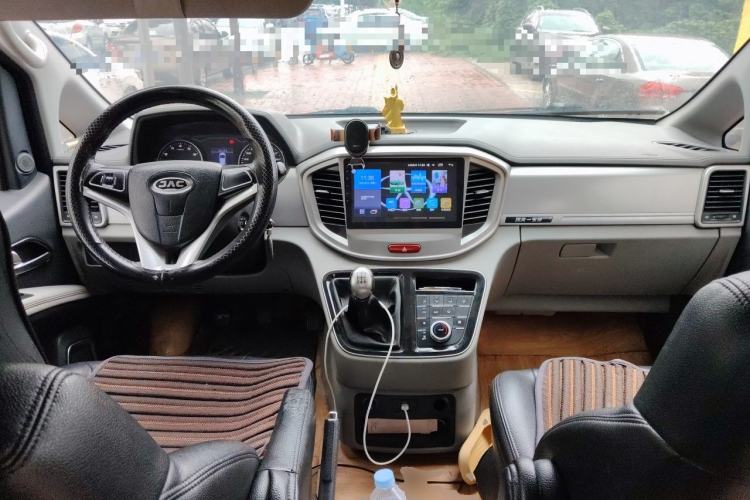 Used JAC Refine M4 2016 2.0L Manual Comfort Edition Center Console