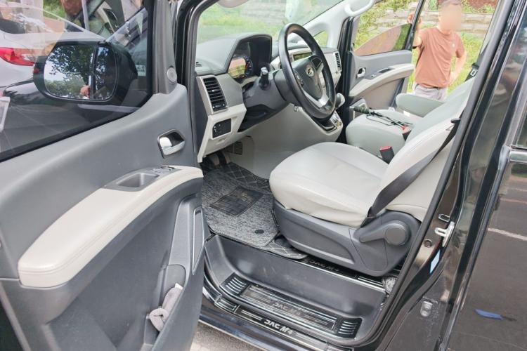 Used JAC Refine M4 2016 2.0L Manual Comfort Edition Driver Seat