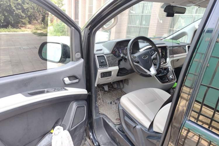 Used JAC Refine M4 2016 2.0L Manual Luxury Version Driver Seat