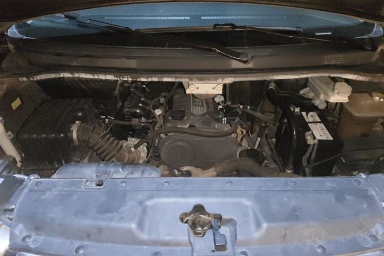 Used JAC Refine M4 2016 2.0L Manual Luxury Version Engine Bay