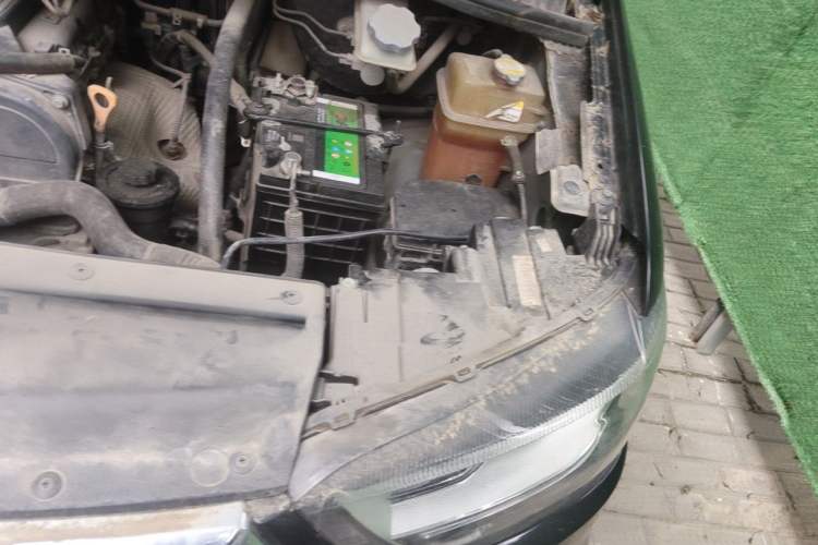 Used JAC Refine M4 2016 2.0L Manual Luxury Smart Version Engine Bay Left