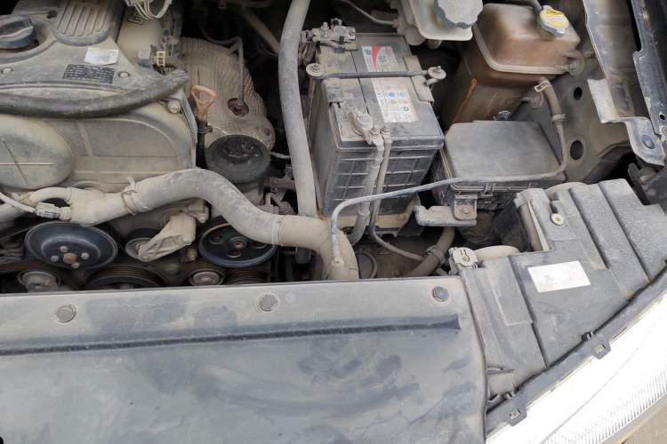 Used JAC Refine M4 2016 2.0L Manual Comfort Edition Engine Bay Left