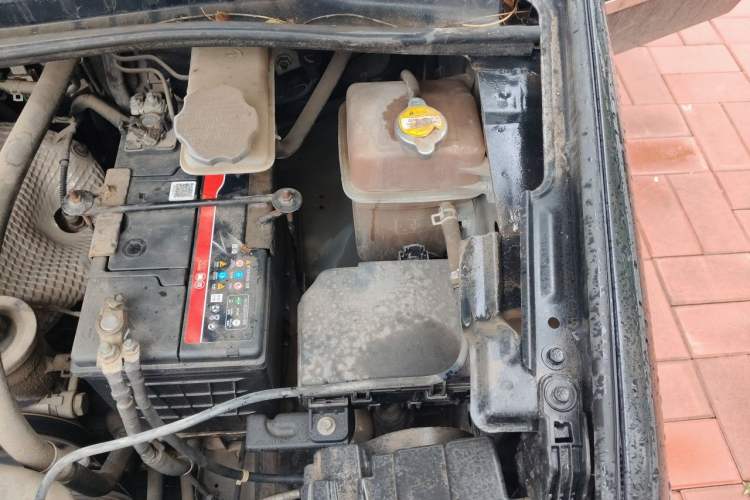Used JAC Refine M4 2016 2.0L Manual Comfort Edition Engine Bay Left