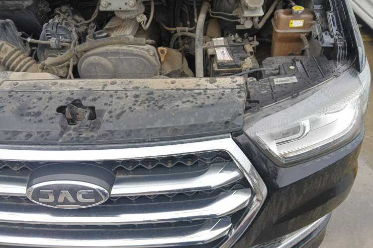 Used JAC Refine M4 2016 2.0L Manual Luxury Version Engine Bay Left