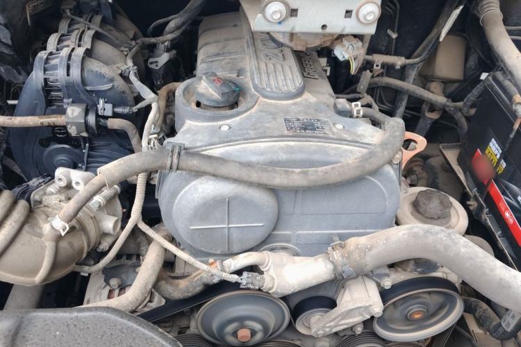 Used JAC Refine M4 2016 2.0L Manual Comfort Edition Engine Bay