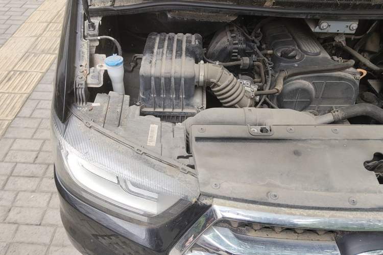 Used JAC Refine M4 2016 2.0L Manual Luxury Smart Version Engine Bay Right