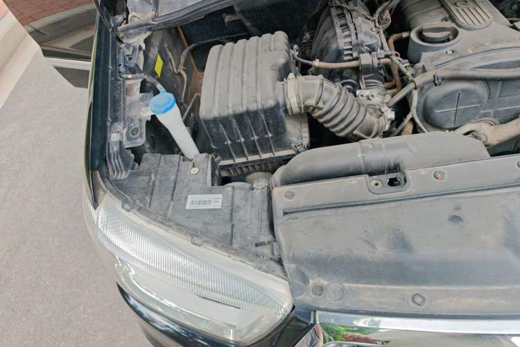 Used JAC Refine M4 2016 2.0L Manual Comfort Edition Engine Bay Right