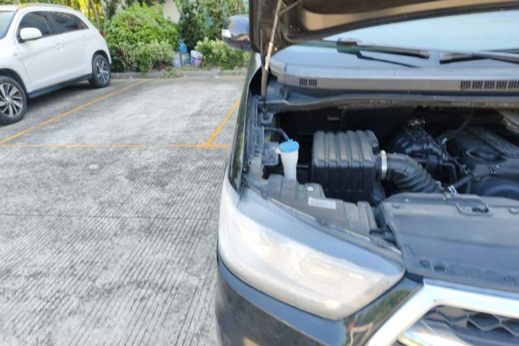 Used JAC Refine M4 2016 2.0L Manual Luxury Version Engine Bay Right
