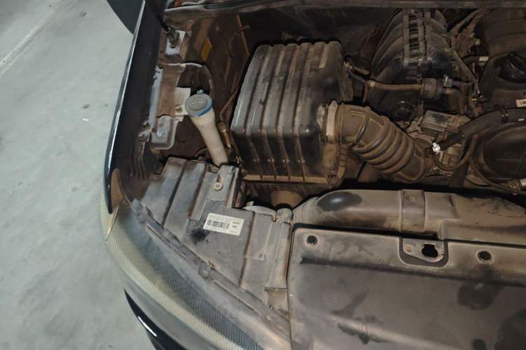 Used JAC Refine M4 2016 2.0L Manual Luxury Version Engine Bay Right