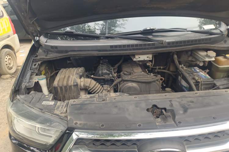 Used JAC Refine M4 2016 2.0L Manual Luxury Version Engine Bay Right
