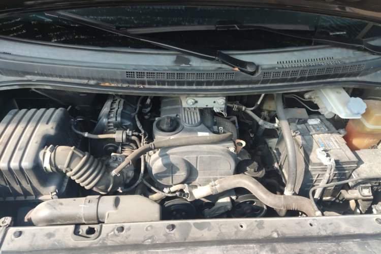 Used JAC Refine M4 2016 2.0L Manual Luxury Smart Version Engine Bay