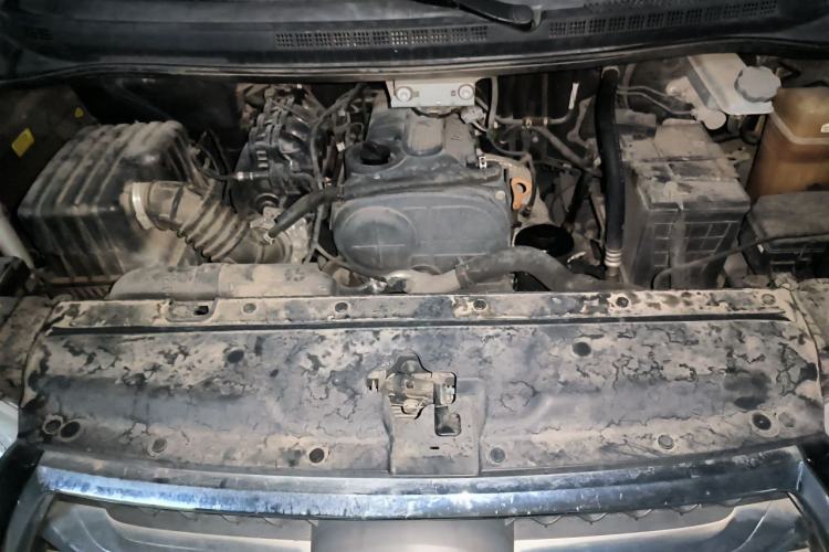 Used JAC Refine M4 2016 2.0L Manual Comfort Edition Engine Bay