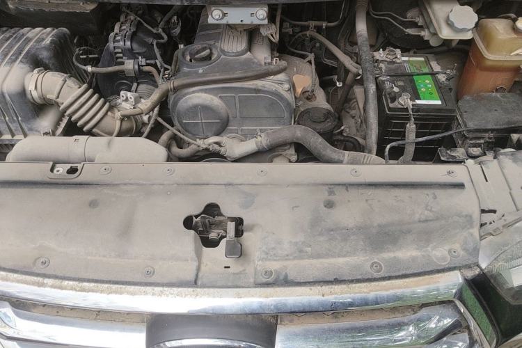 Used JAC Refine M4 2016 2.0L Manual Luxury Smart Version Engine Bay