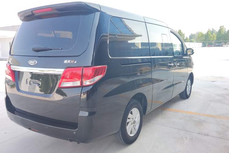Used JAC Refine M4 2016 2.0L Manual Luxury Smart Version Exterior 4
