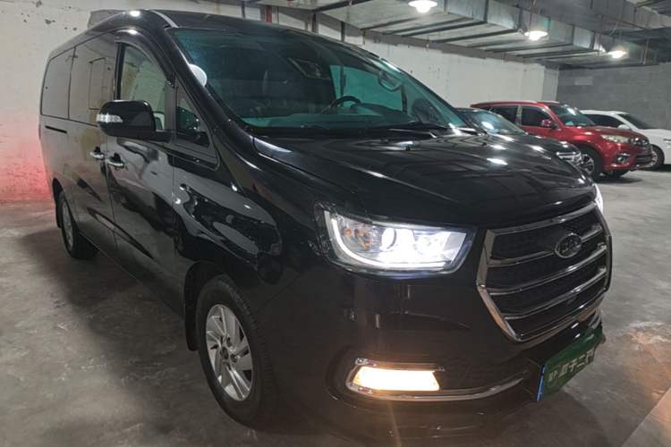 Used JAC Refine M4 2016 2.0L Manual Luxury Smart Version Front Right 45 Deg