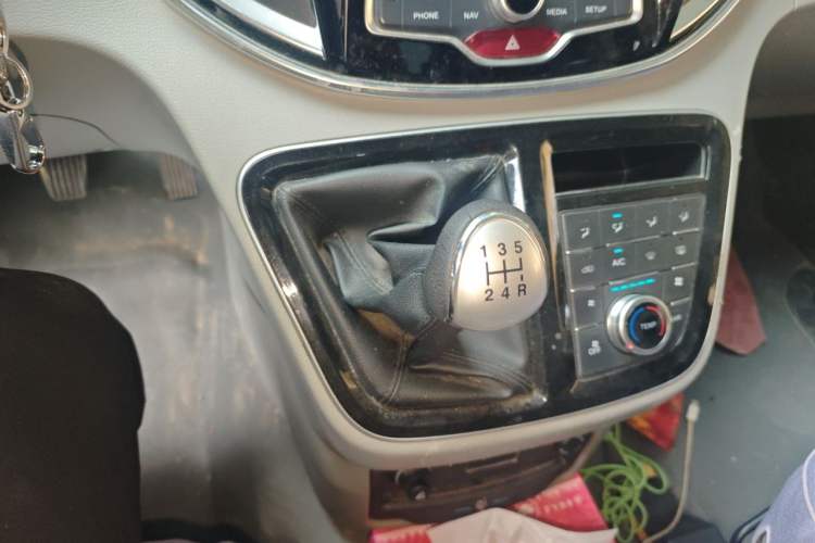 Used JAC Refine M4 2016 2.0L Manual Luxury Smart Version Gear Lever