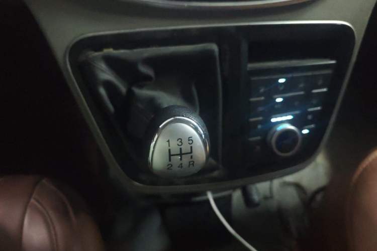 Used JAC Refine M4 2016 2.0L Manual Luxury Version Gear Lever