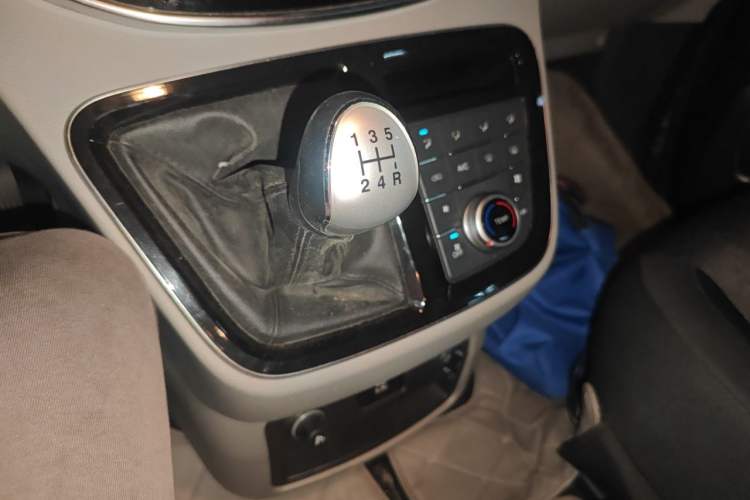 Used JAC Refine M4 2016 2.0L Manual Luxury Version Gear Lever