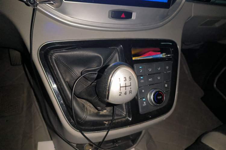 Used JAC Refine M4 2016 2.0L Manual Comfort Edition Gear Lever