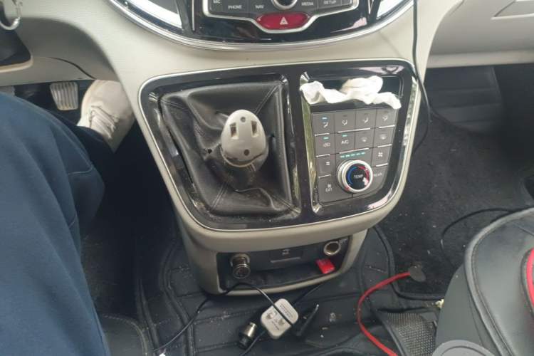 Used JAC Refine M4 2016 2.0L Manual Luxury Version Gear Lever