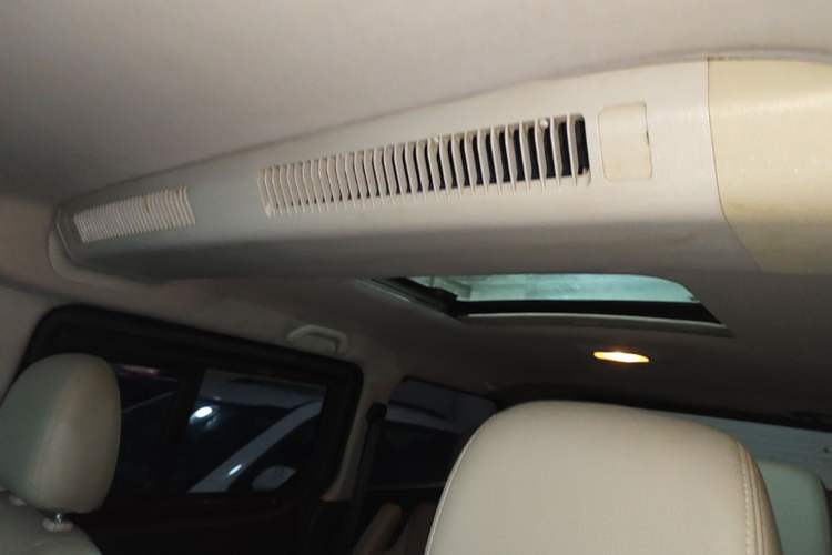 Used JAC Refine M4 2016 2.0L Manual Luxury Smart Version Headliner