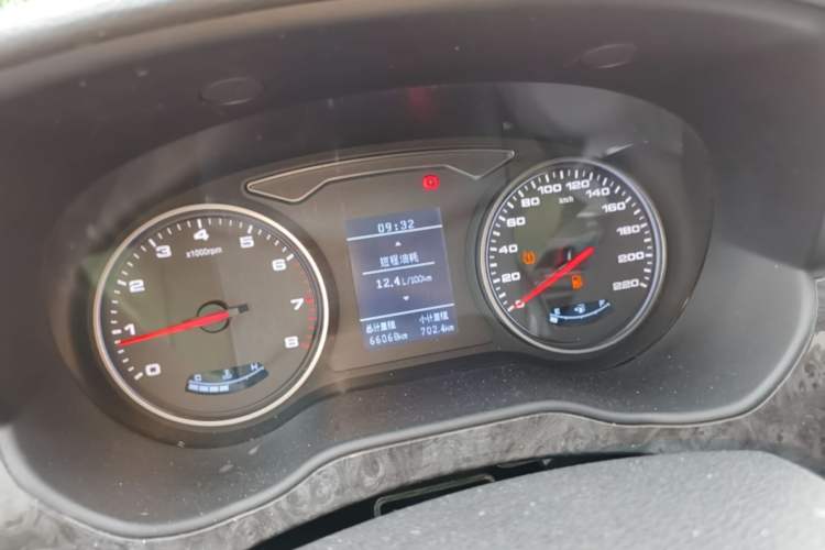 Used JAC Refine M4 2016 2.0L Manual Luxury Version Instrument Cluster