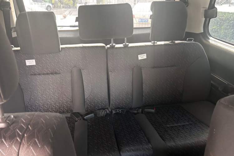 Used JAC Refine M4 2016 2.0L Manual Luxury Version Interior 3