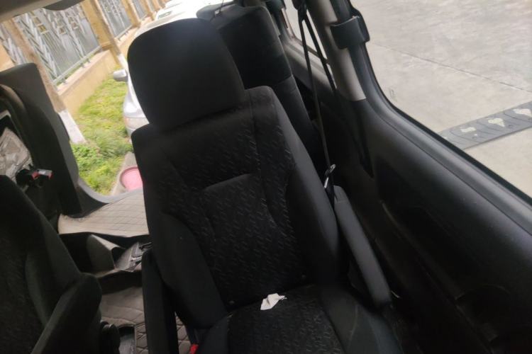 Used JAC Refine M4 2016 2.0L Manual Luxury Version Interior 4