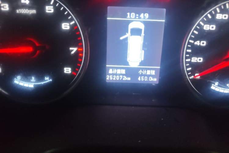Used JAC Refine M4 2016 2.0L Manual Luxury Version Odometer Close Up