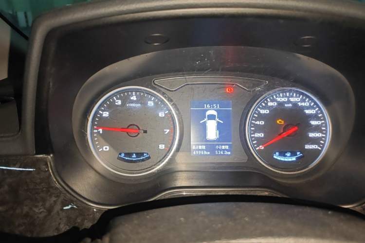 Used JAC Refine M4 2016 2.0L Manual Luxury Version Odometer Close Up
