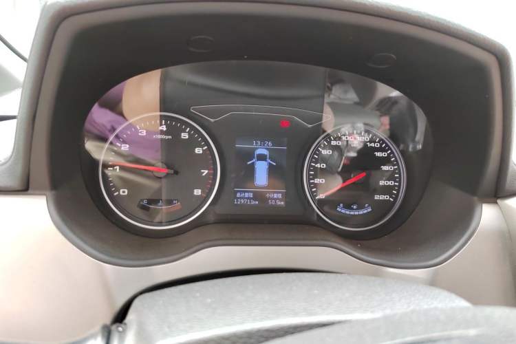 Used JAC Refine M4 2016 2.0L Manual Comfort Edition Odometer Close Up