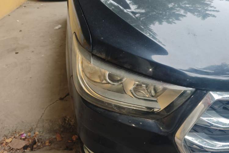 Used JAC Refine M4 2016 2.0L Manual Luxury Smart Version Right Front Headlight