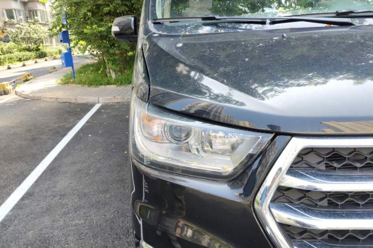 Used JAC Refine M4 2016 2.0L Manual Luxury Smart Version Right Front Headlight