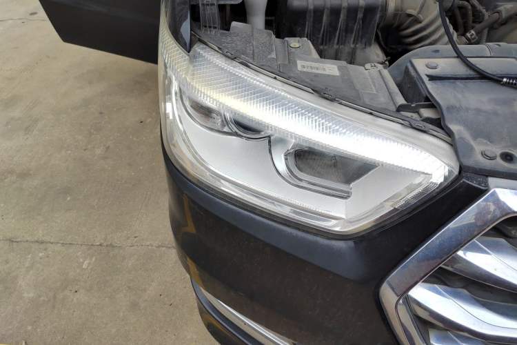 Used JAC Refine M4 2016 2.0L Manual Comfort Edition Right Front Headlight