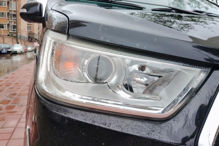 Used JAC Refine M4 2016 2.0L Manual Comfort Edition Right Front Headlight
