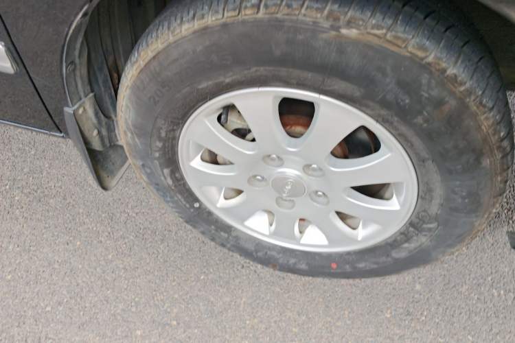 Used JAC Refine M4 2016 2.0L Manual Comfort Edition Right Front Wheel Hub