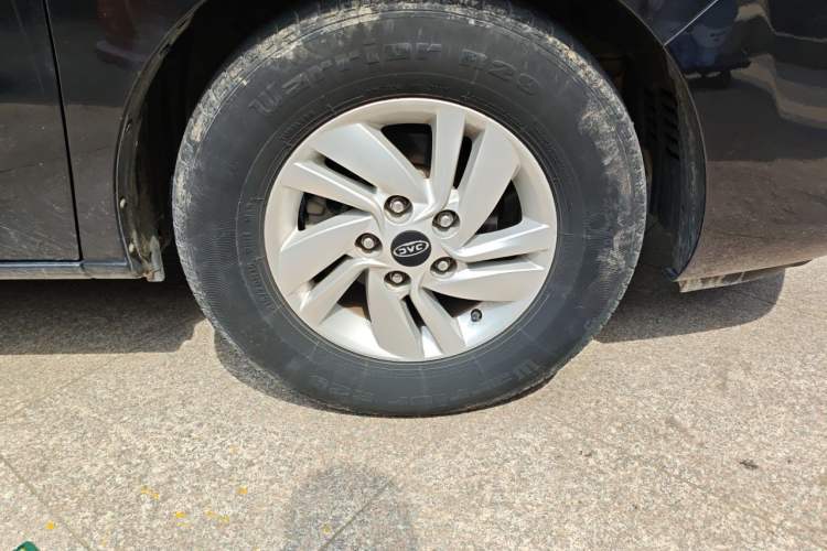 Used JAC Refine M4 2016 2.0L Manual Luxury Version Right Front Wheel Hub