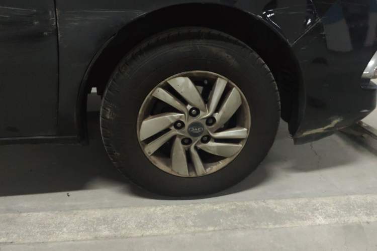 Used JAC Refine M4 2016 2.0L Manual Luxury Version Right Front Wheel Hub