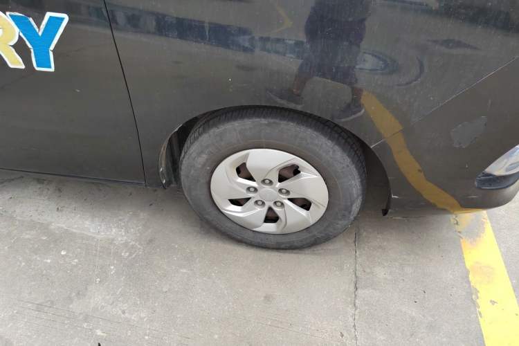 Used JAC Refine M4 2016 2.0L Manual Comfort Edition Right Front Wheel Hub